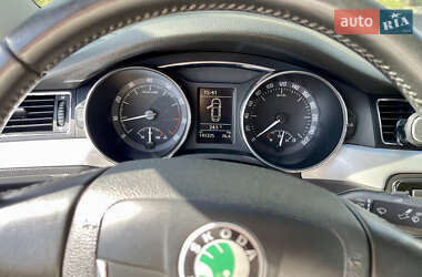 Лифтбек Skoda Superb 2012 в 