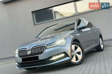 Лифтбек Skoda Superb 2019 в 