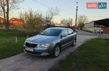 Лифтбек Skoda Superb 2011 в 