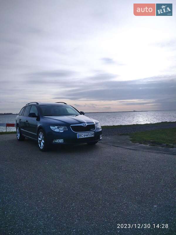 Skoda Superb 2012