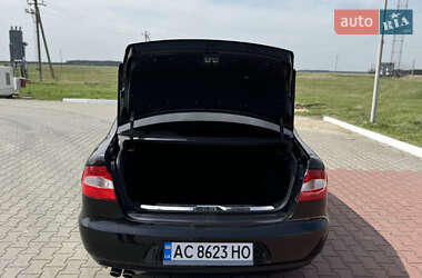 Лифтбек Skoda Superb 2012 в 
