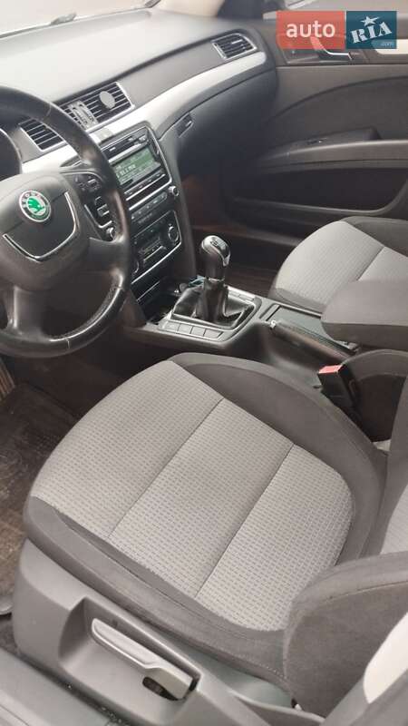 Лифтбек Skoda Superb 2011 в Львове