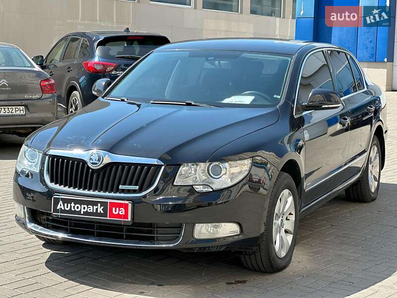 Лифтбек Skoda Superb 2013 в 