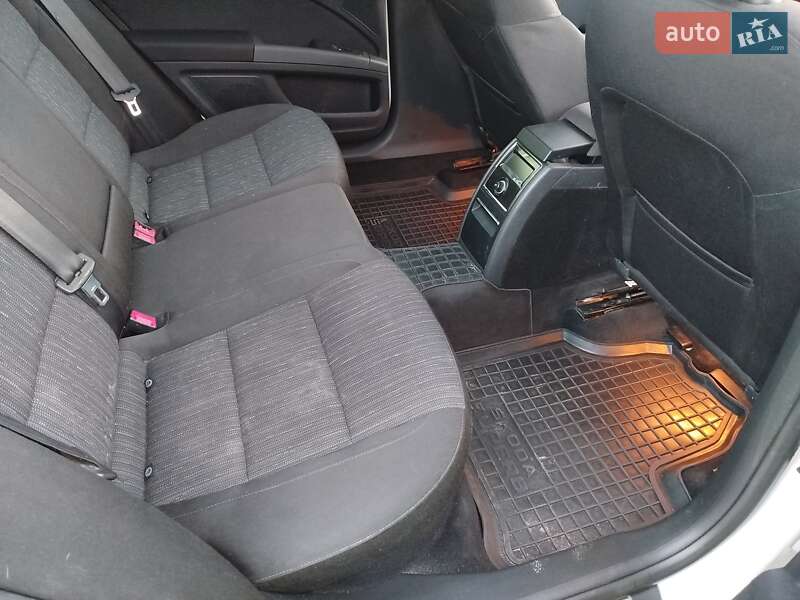 Універсал Skoda Superb 2014 в Охтирці