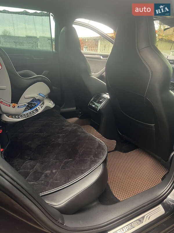 Универсал Skoda Superb 2018 в Сарнах