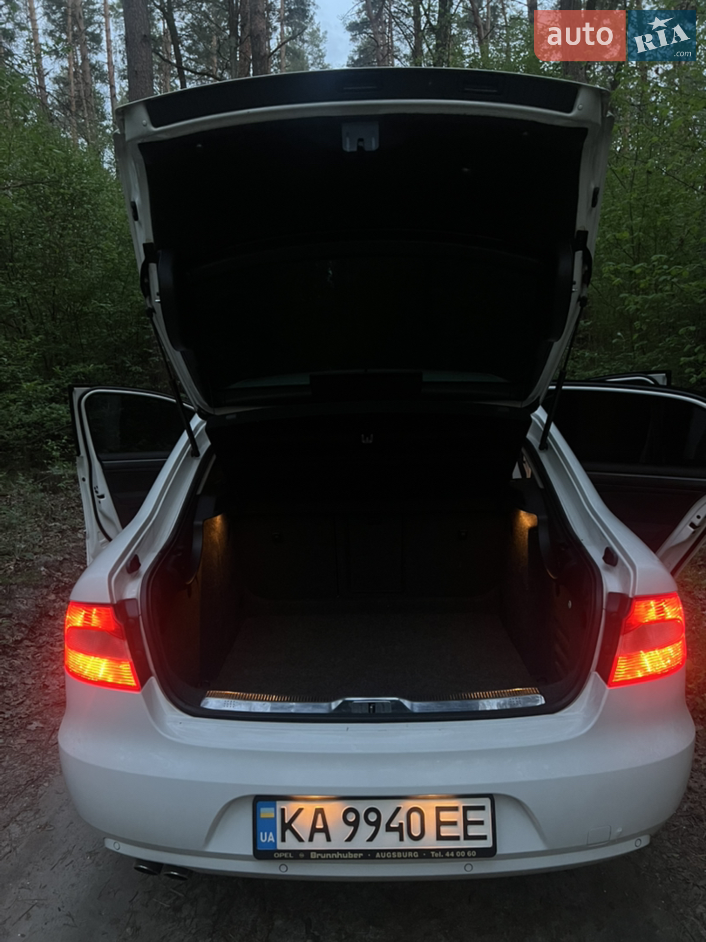 2010 Skoda Superb - мініатюра 18