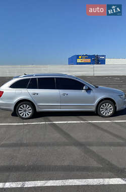 Универсал Skoda Superb 2011 в 