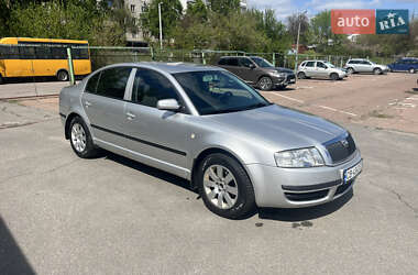 Лифтбек Skoda Superb 2005 в 