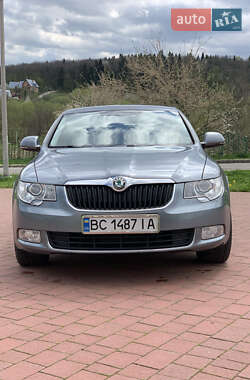Лифтбек Skoda Superb 2010 в 