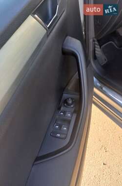 Универсал Skoda Superb 2015 в 