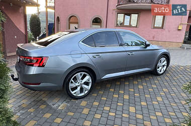 Лифтбек Skoda Superb 2019 в 