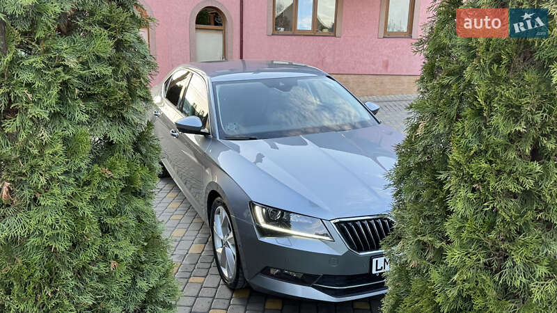 Лифтбек Skoda Superb 2019 в Сваляве