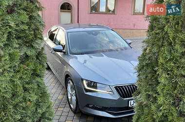 Лифтбек Skoda Superb 2019 в 