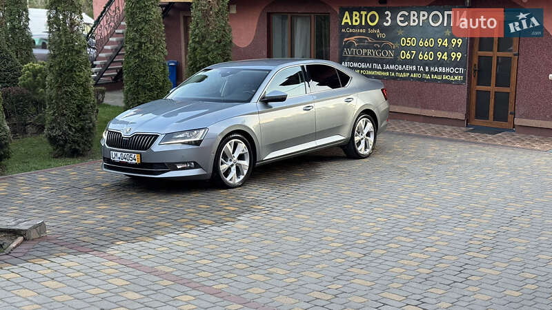 Лифтбек Skoda Superb 2019 в Сваляве
