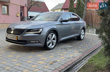 Лифтбек Skoda Superb 2019 в 
