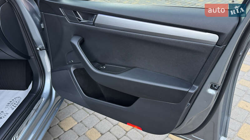 Лифтбек Skoda Superb 2019 в Сваляве