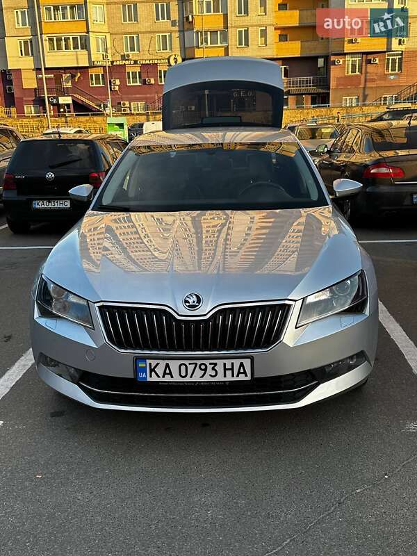 Лифтбек Skoda Superb 2018 в Киеве