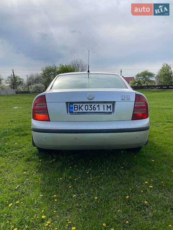 Ліфтбек Skoda Superb 2006 в Рівному