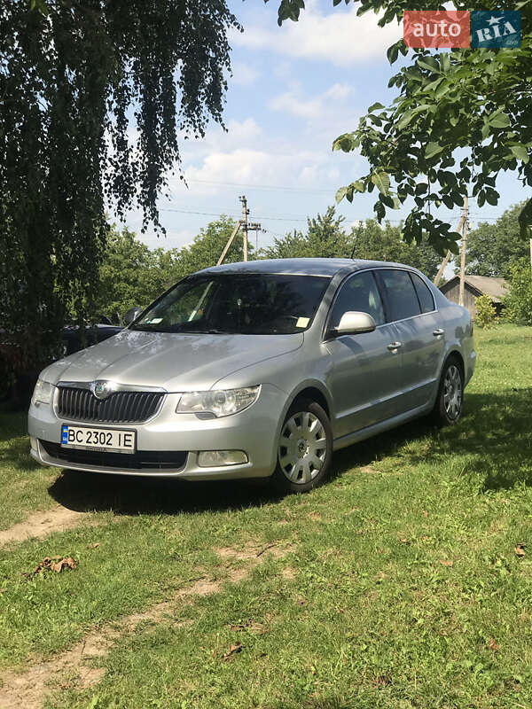 Лифтбек Skoda Superb 2009 в 