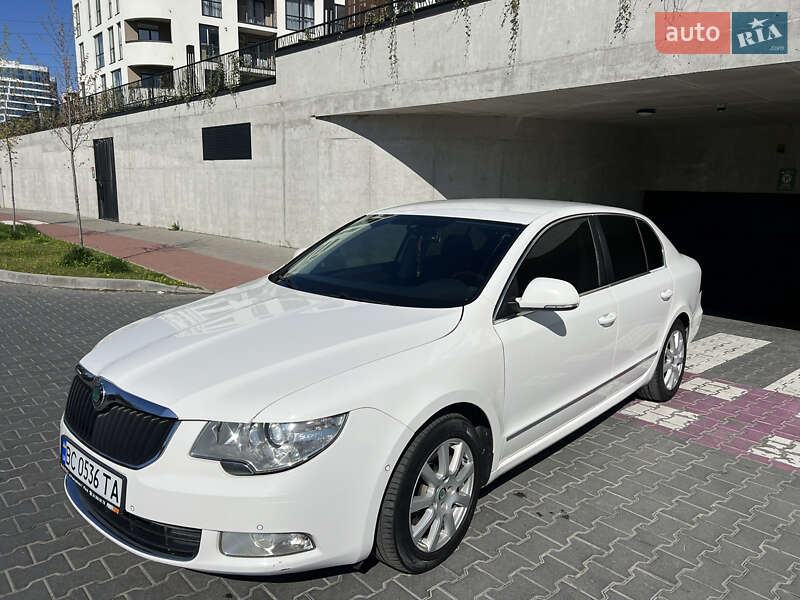 Skoda Superb 2011