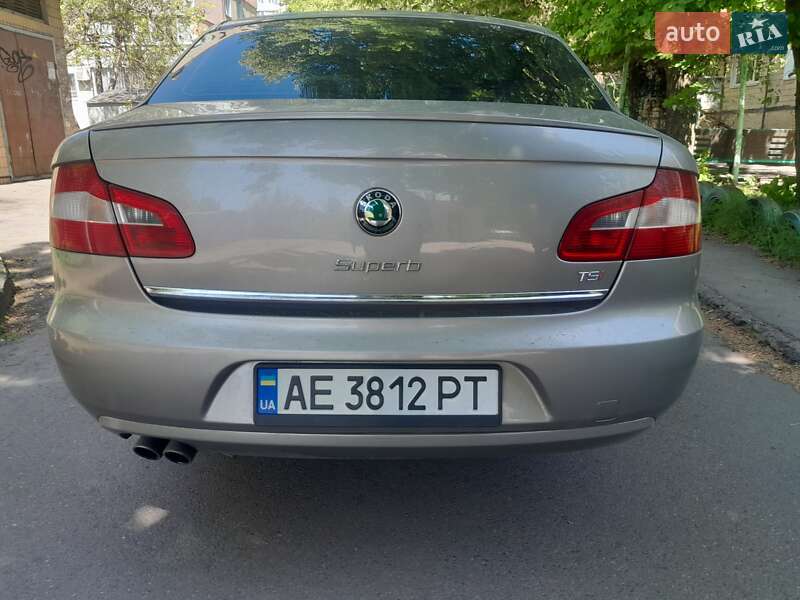 Лифтбек Skoda Superb 2013 в Кривом Роге