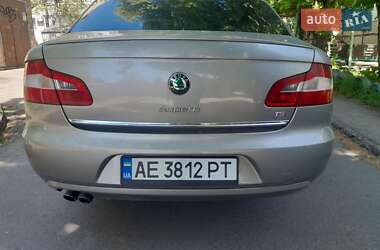Лифтбек Skoda Superb 2013 в 
