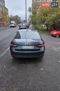 Лифтбек Skoda Superb 2016 в 