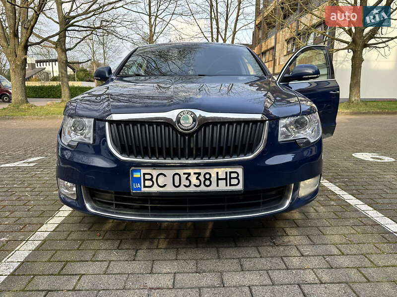 Лифтбек Skoda Superb 2011 в Львове