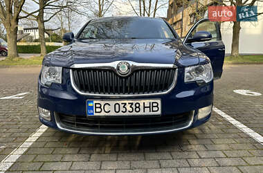 Лифтбек Skoda Superb 2011 в 