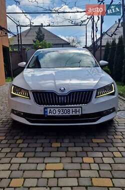 Лифтбек Skoda Superb 2015 в Ужгороде
