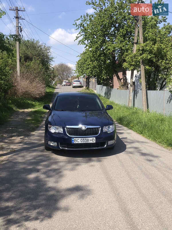 Лифтбек Skoda Superb 2011 в Львове