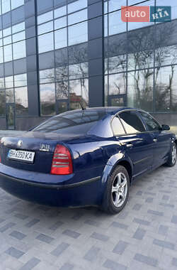 Ліфтбек Skoda Superb 2002 в 