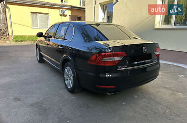 Лифтбек Skoda Superb 2013 в 