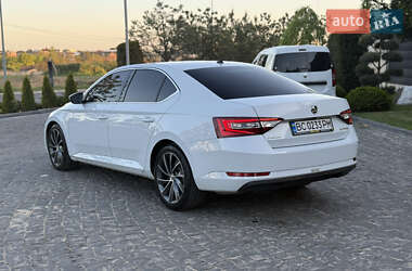 Ліфтбек Skoda Superb 2015 в 