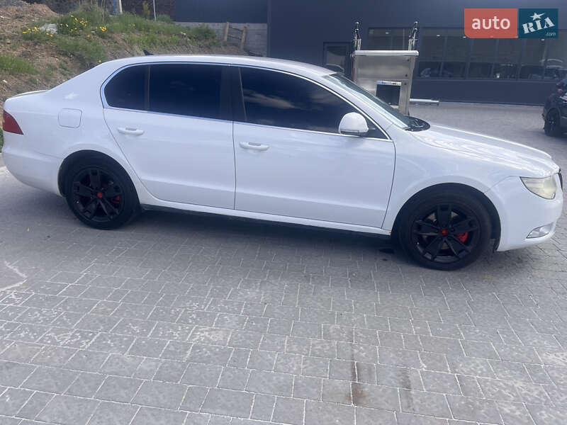 Лифтбек Skoda Superb 2013 в Львове