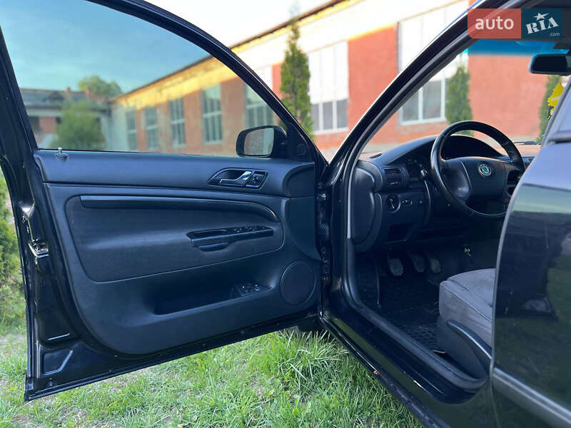 Лифтбек Skoda Superb 2006 в Дрогобыче