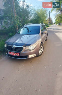 Універсал Skoda Superb 2012 в Білгороді-Дністровському