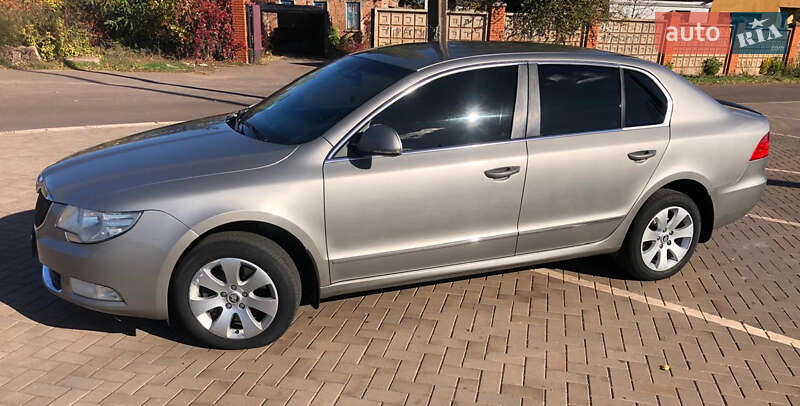 Лифтбек Skoda Superb 2012 в Кривом Роге