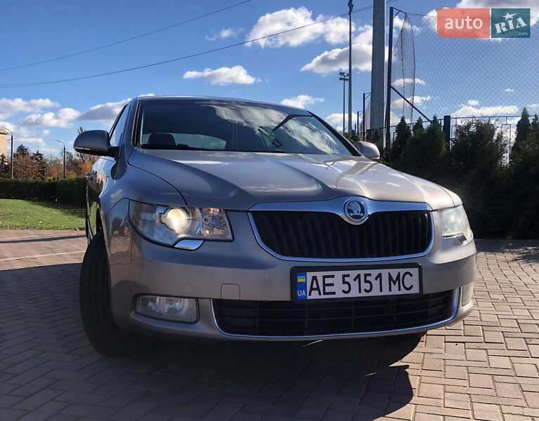 Лифтбек Skoda Superb 2012 в Кривом Роге