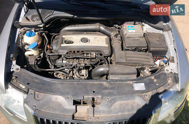 Лифтбек Skoda Superb 2012 в 