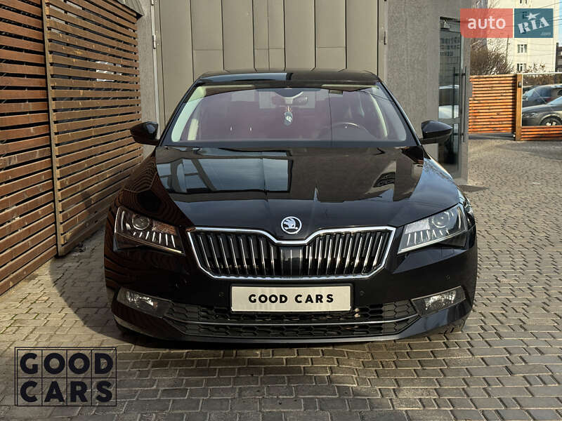 Ліфтбек Skoda Superb 2018 в 