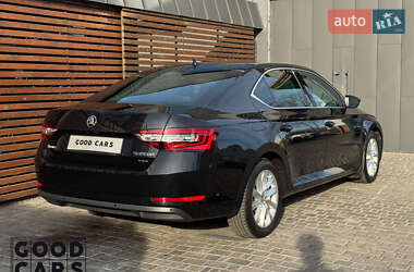 Ліфтбек Skoda Superb 2018 в 