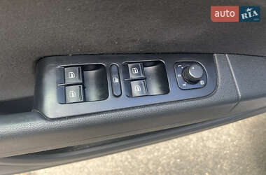 Лифтбек Skoda Superb 2013 в 