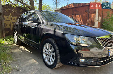Лифтбек Skoda Superb 2014 в 
