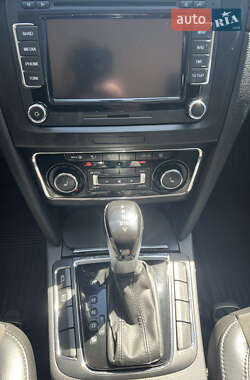 Лифтбек Skoda Superb 2014 в 