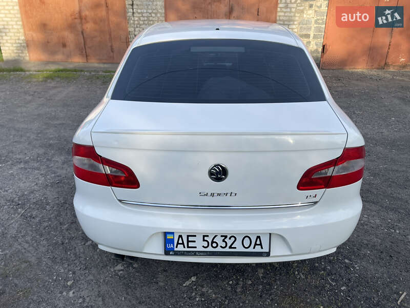 Ліфтбек Skoda Superb 2012 в Кривому Розі