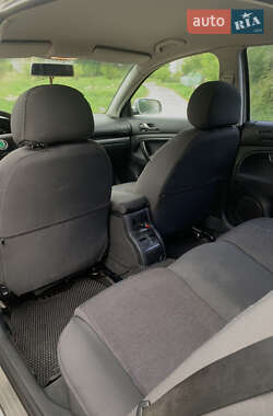 Лифтбек Skoda Superb 2004 в 