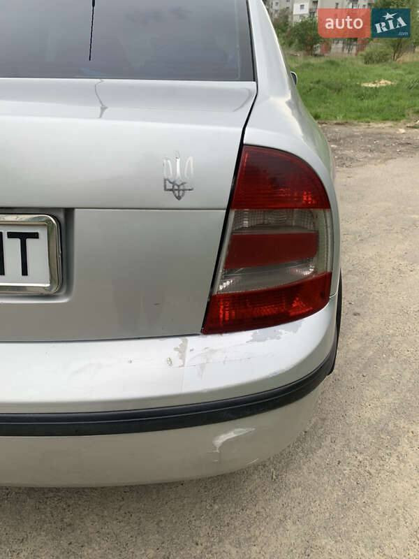 Ліфтбек Skoda Superb 2004 в Бориславі