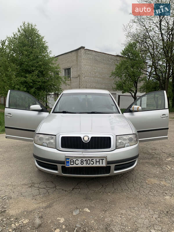 Skoda Superb 2004