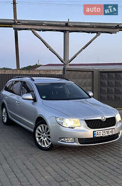 Універсал Skoda Superb 2013 в Мукачевому